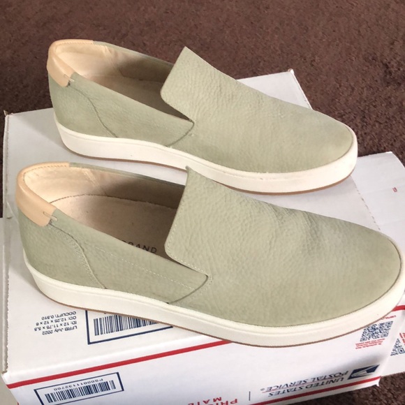 ⭕️ PRICE FIRM Lucky Brand Size 9.5 Hadie Slip On Sneakers - Picture 3 of 6